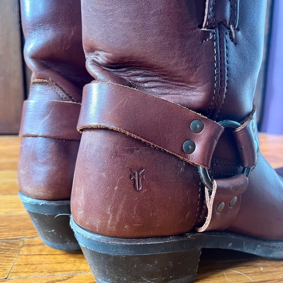Women’s Frye Harness 8R Boots - Picture 3 of 7